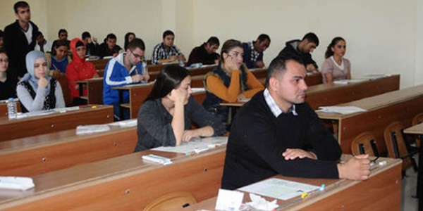 2013 YDS sınavına 300 bin aday girdi