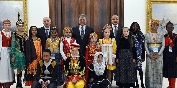 Dünya çocukları Köşk'te