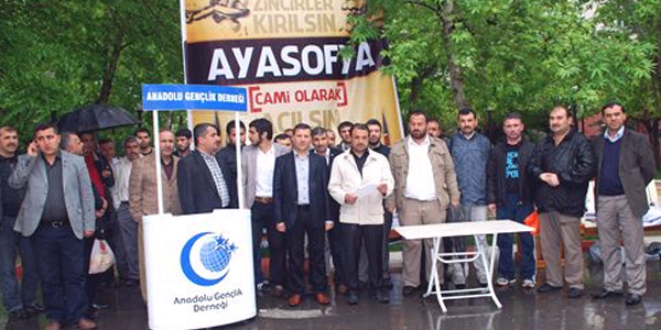 Ayasofya'nın ibadete açılması için imza kampanyası başlatıldı
