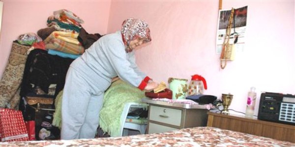 Belediyeden yaşlılara özel temizlik hizmeti