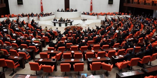 Mahkemeleri ihtisaslaştıran düzenleme yasalaştı