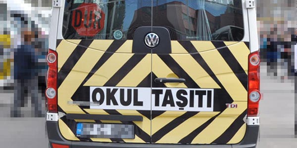 Öğrenci servisi kaza yaptı: 11 yaralı