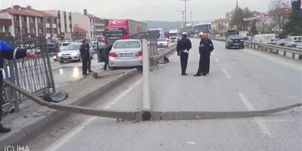 Camına demir saplanan tır sürücüsü ölümle burun buruna geldi