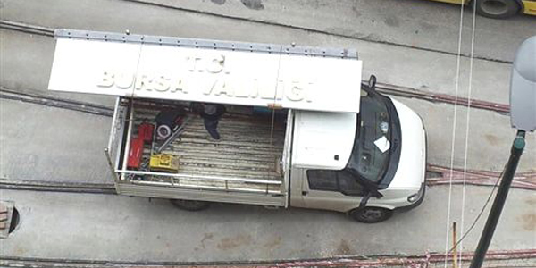 Bursa Valiliği'nin TC yazılı yeni tabelası asıldı