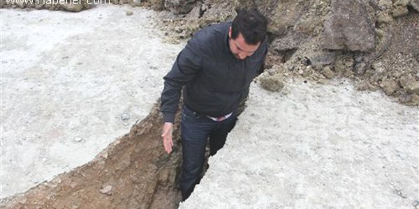Çanakkale'de heyelan devam ediyor