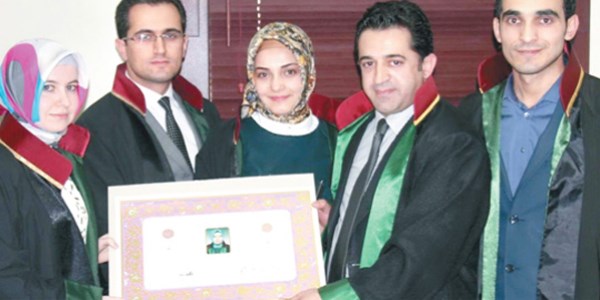 Başörtülü avukata ruhsat