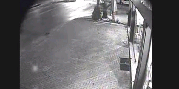 İki araç hurdaya döndü, kimseye bir şey olmadı