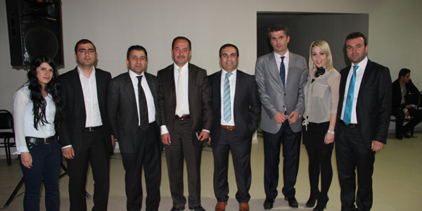 Hakkari'de tayini çıkan savcı halaylarla uğurlandı
