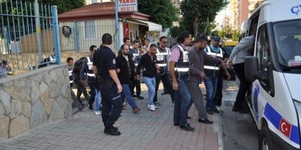 İstanbul'da suç şebekelerine büyük baskın