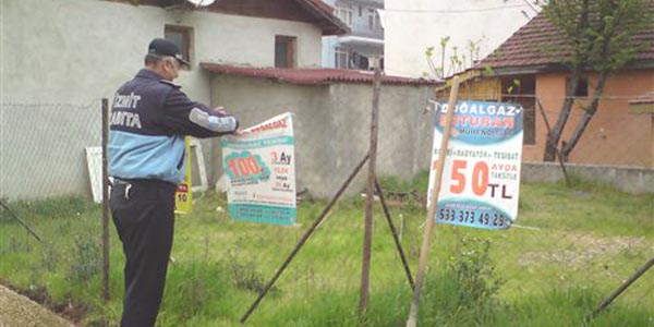 Afiş asanlara 11 bin lira ceza