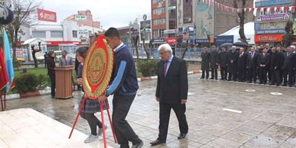 Van'da 23 Nisan etkinliklerine yağmur engeli