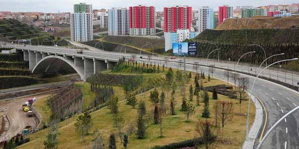 Türkiye'nin ilk alttan ısıtmalı yolu
