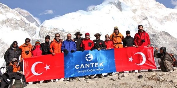 Kar Dünyası'nda Everest fotoğrafları sergisi