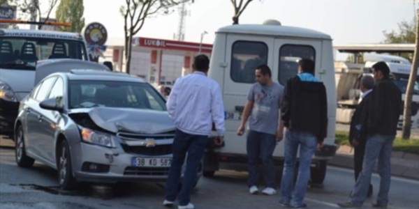 Kayseri'de maddi hasarl trafik kazas