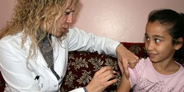 Aşı için yasal zorunluluk değil ikna gerekli