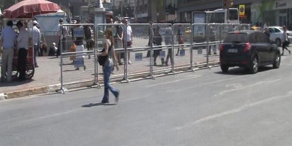 Taksim'de 1 Mays hareketlilii balad