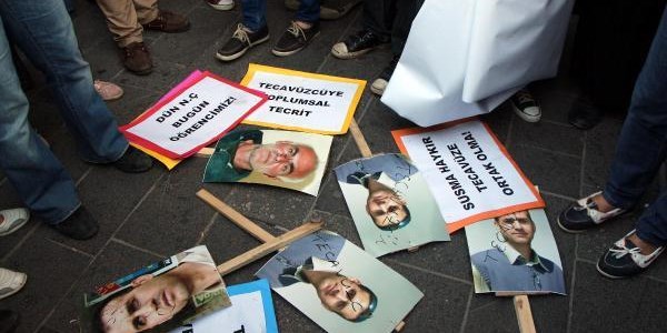 Kız öğrencisine cinsel tacizde bulunan öğretmen tutuklandı
