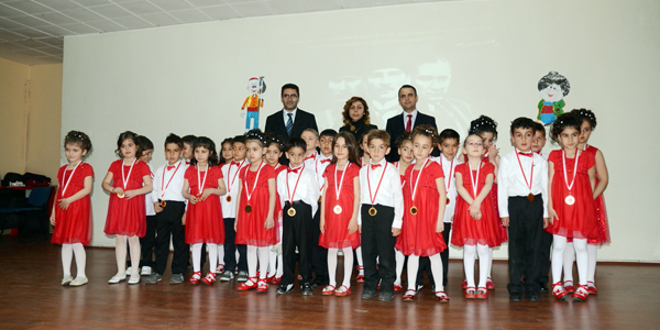 Sarıkamış'ta miniklerin 'okuma bayramı' coşkusu