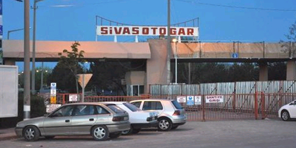 Sivas'ta terminal inaatnda kme: 2 yaral