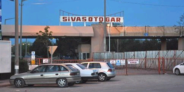 Sivas'ta terminal inşaatında çökme: 2 yaralı