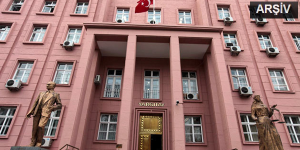 Yargıtay'ın 4. katından atlamaya kalkıştı