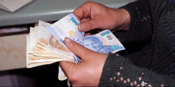 Sahte SGK görevlisine 450 Lirasını kaptırdı