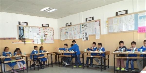 Başarılı öğrencilere yemek
