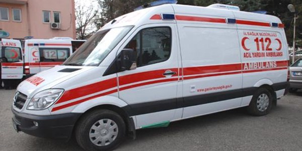 Öğrenci servisi takla attı: 13 yaralı