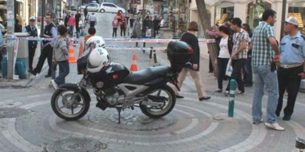 Yol çökünce kuyumcuya tünel kazıldığı sanıldı, polis alarma geçti