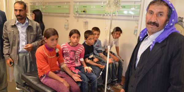 300 öğrenci pilavdan zehirlendi