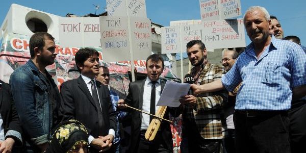 TOKİ'ye kemençeli, türkülü tepki