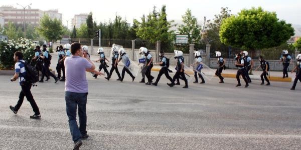 niversite rencileri arasnda kavga: 3 gzalt