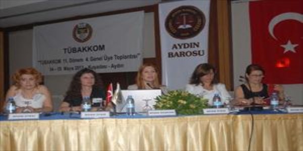 Kadın avukatlar, kadına şiddet için toplandı