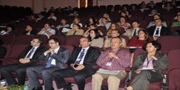 Manisa'da temel sağlık sempozyumu