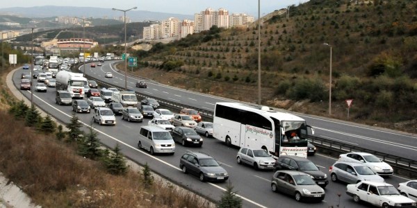 stanbul'da baz yollar trafie kapatlacak