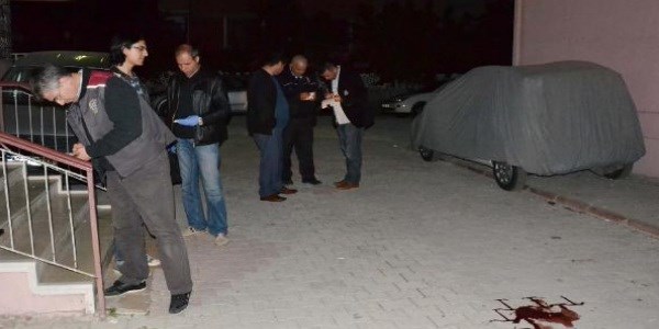Alt kattaki evine girmek isterken 4'üncü kattan düştü