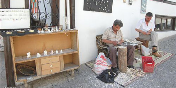 Lüle taşı ustaları turist rehberlerinden şikayetçi