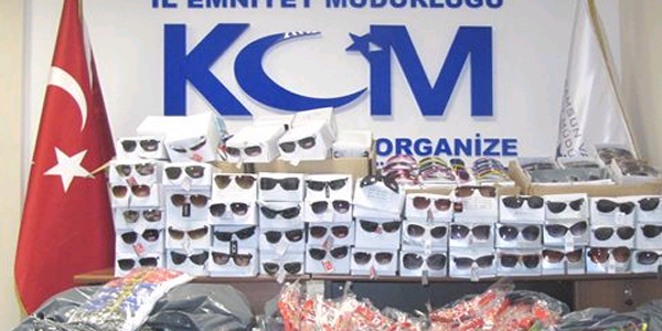 Samsun'da gümrük kaçağı gözlük ve saat ele geçti