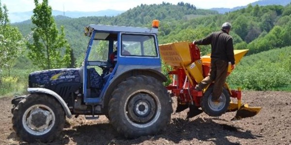 Ordu'da ilk kez ekim makinesi ile patates ekimi yapıldı