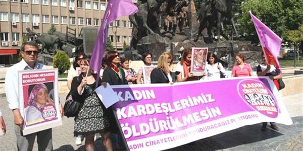 Uşak'ta öldürülen kadın