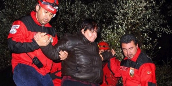 Dağda mahsur kalan 5 kişi kurtarıldı