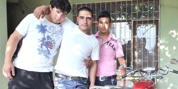 Polis, kaçmaya çalışan asker adayını bacağından vurdu
