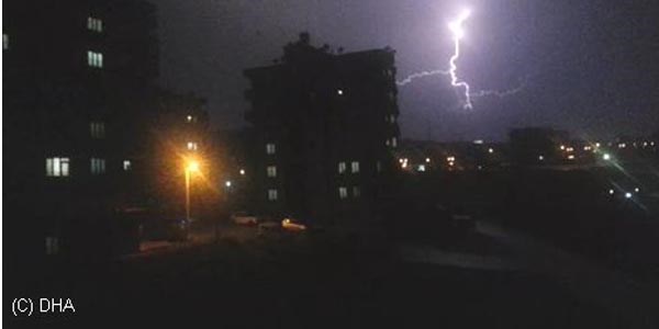 Şanlıurfa'da yağmur ve şimşek