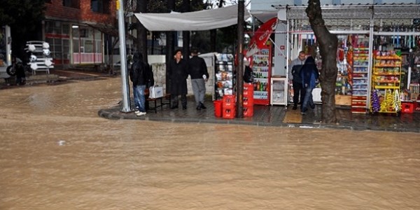 Adyaman sele teslim oldu