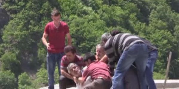 HES işçileri paralarını alamayınca...