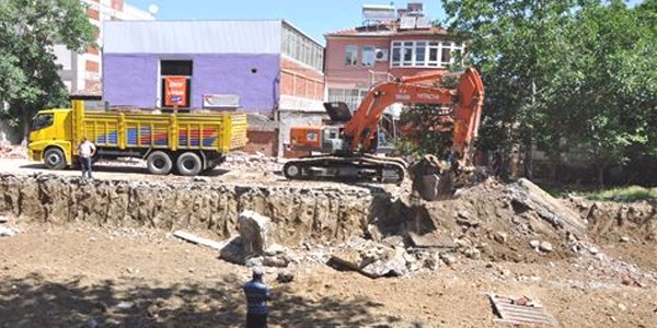 Erbaa'da, katlı otopark ve yöresel ürünler pazarı inşaatı