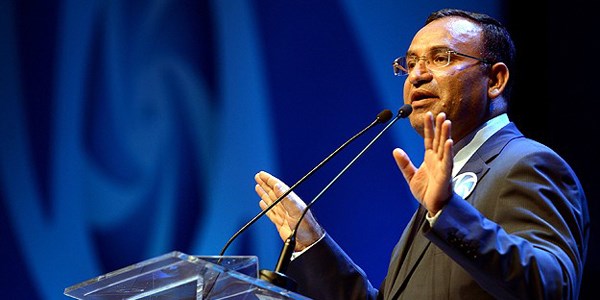 Bozdağ: Terörden silahla kurtulunmaz