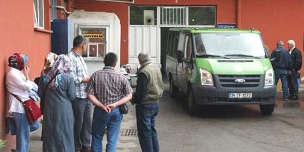 Derbi heyecanına kalbi dayanmadı