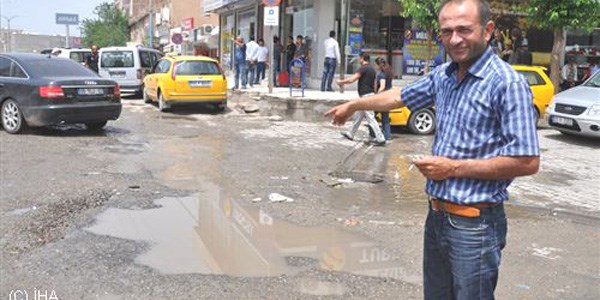 Karayolundaki çukurlara sürücülerden tepki