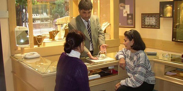 Parasını altına yatıranlar tedirgin